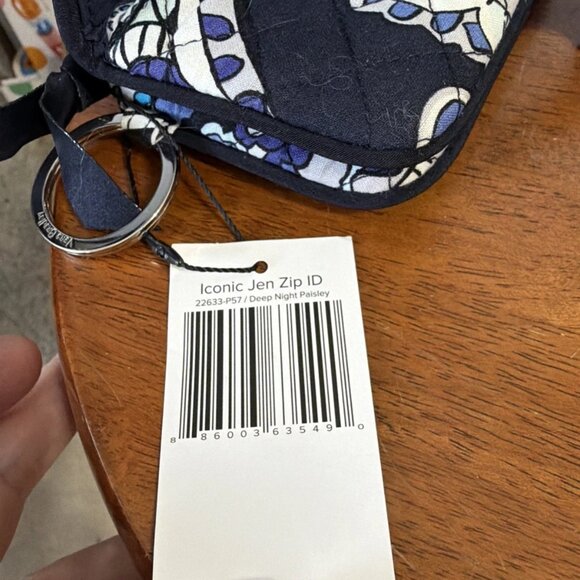Vera Bradley Iconic Jen Zip ID In Deep Night Paisley - NWT - Picture 4 of 4